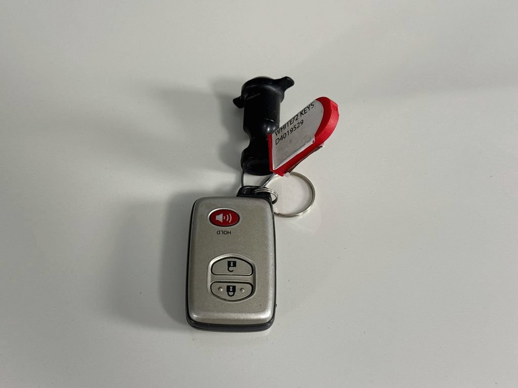 Used 2013 Toyota Land Cruiser AWD/4WD image 43