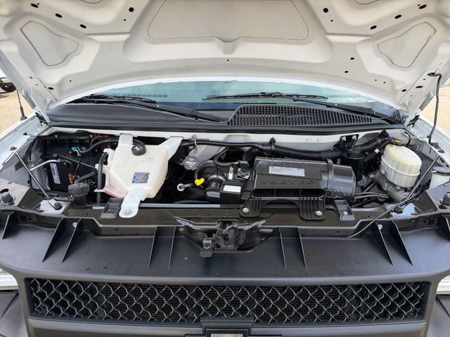 Used 2017 Chevrolet Express 2500 RWD image 40