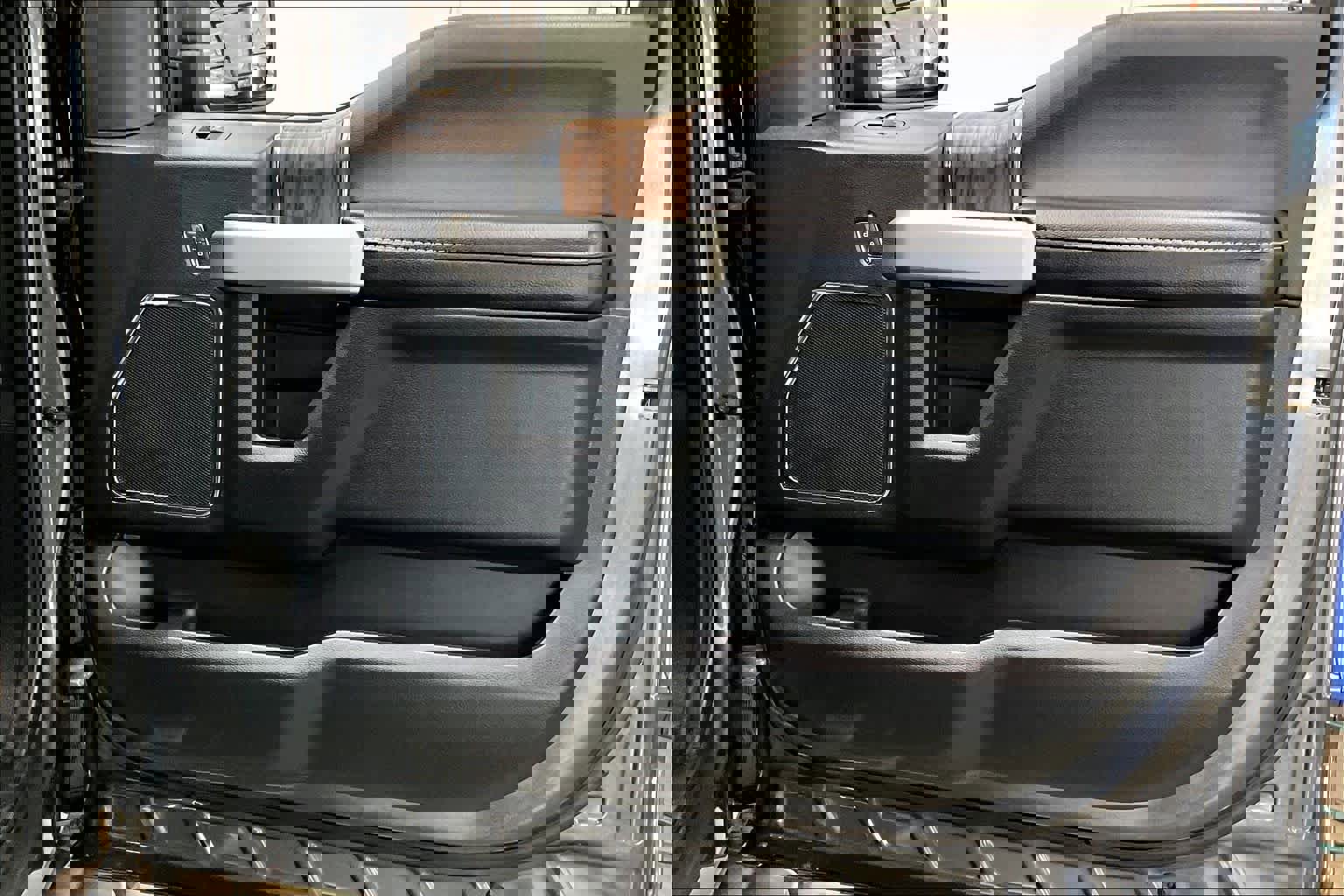 Used 2020 Ford F150 Lariat image 26