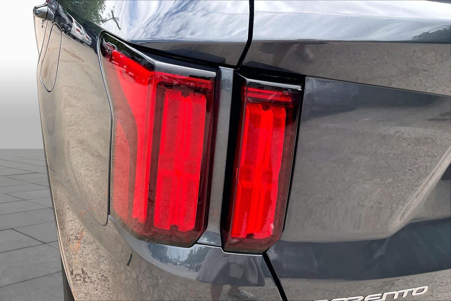 Used 2023 Kia Sorento SX AWD/4WD image 29
