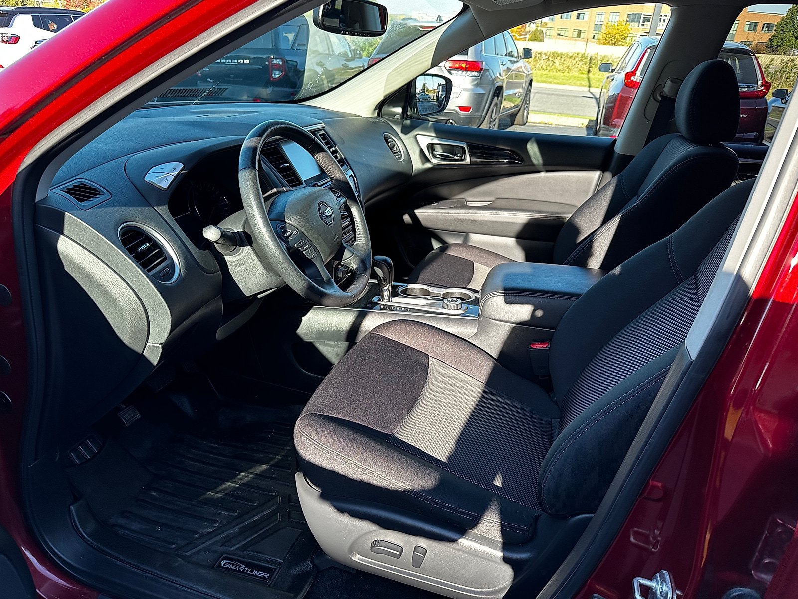Used 2020 Nissan Pathfinder SV w/ Cargo Package AWD/4WD image 15