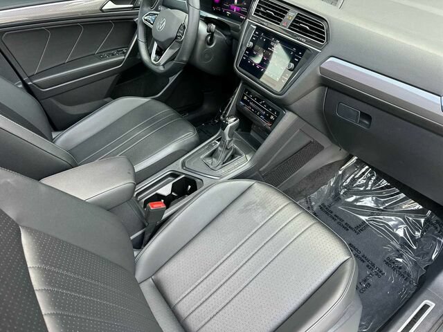 Used 2023 Volkswagen Tiguan SE R-Line FWD image 20