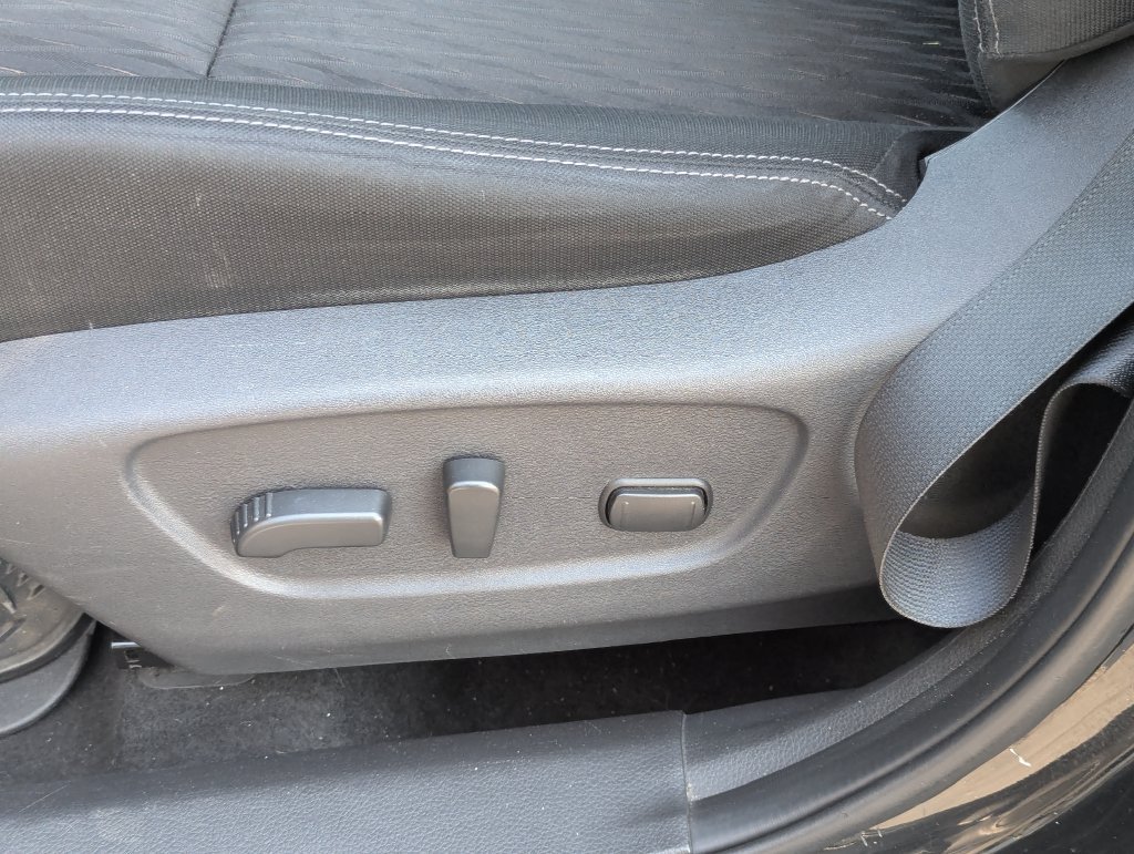 Used 2019 Nissan Rogue SV AWD/4WD image 27