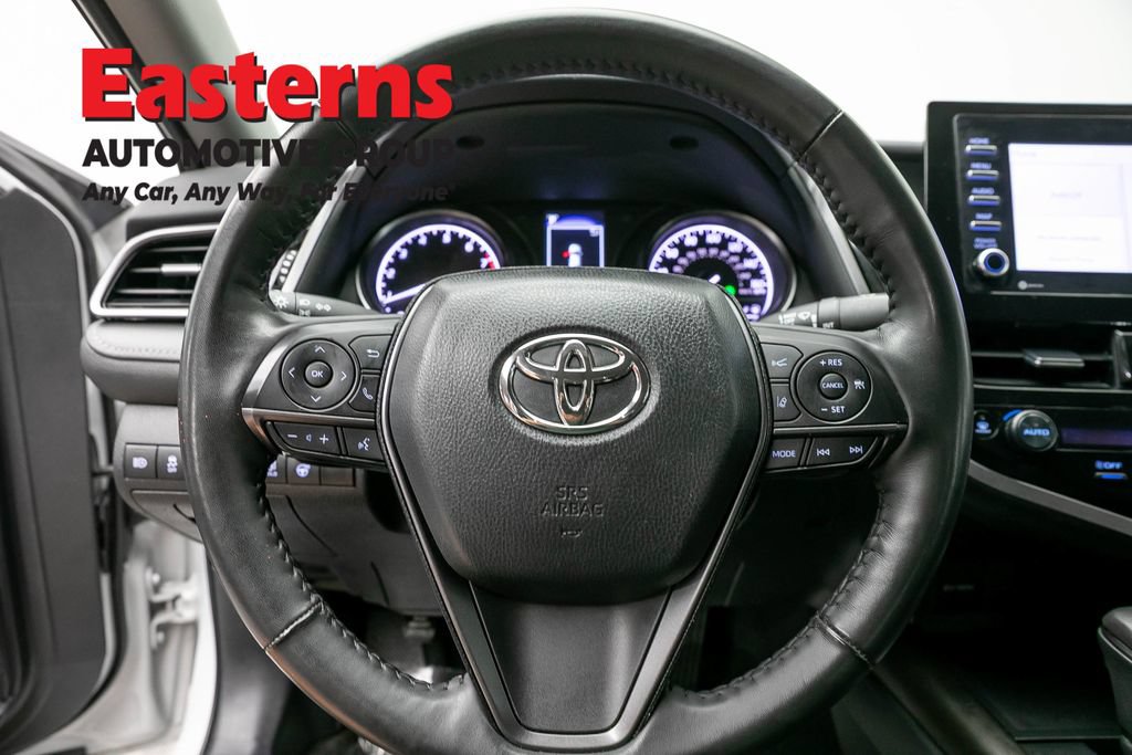 Used 2024 Toyota Camry SE w/ Cold Weather Package FWD image 10
