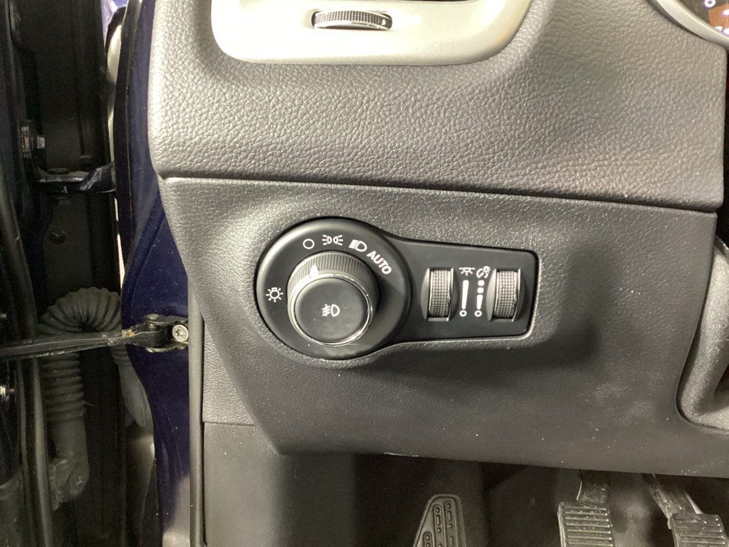 Used 2019 Jeep Compass Latitude AWD/4WD image 19