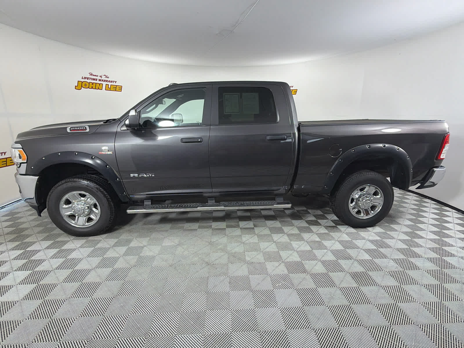 Used 2022 RAM 2500 Big Horn AWD/4WD image 2