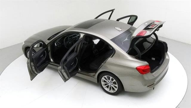 Used 2018 BMW 320i Sedan w/ Convenience Package RWD image 16