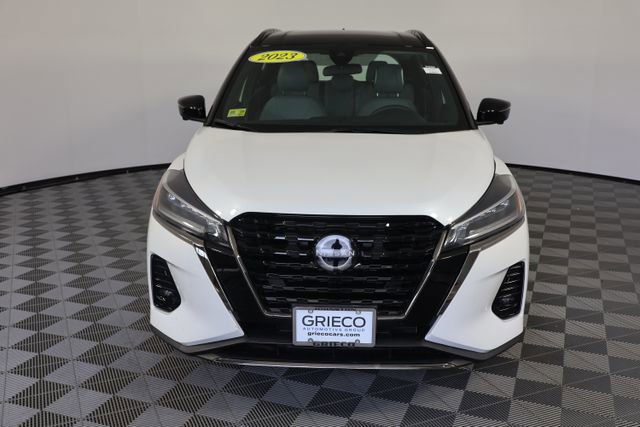 Used 2023 Nissan Kicks SR w/ SR Premium Package image 3