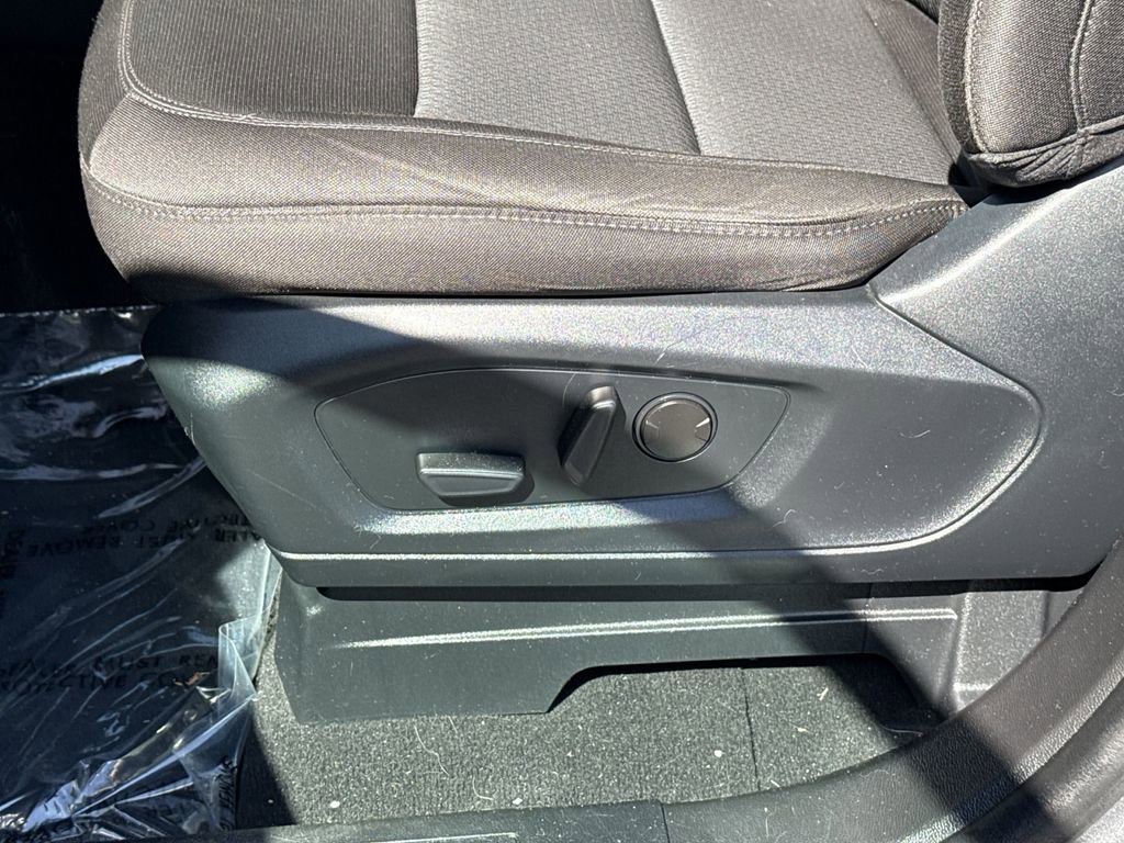 Used 2023 Ford Explorer XLT AWD/4WD image 14