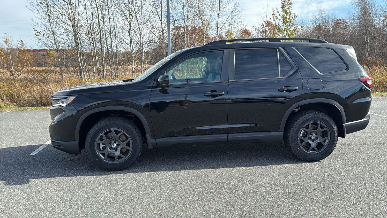 New 2025 Honda Pilot TrailSport image 12