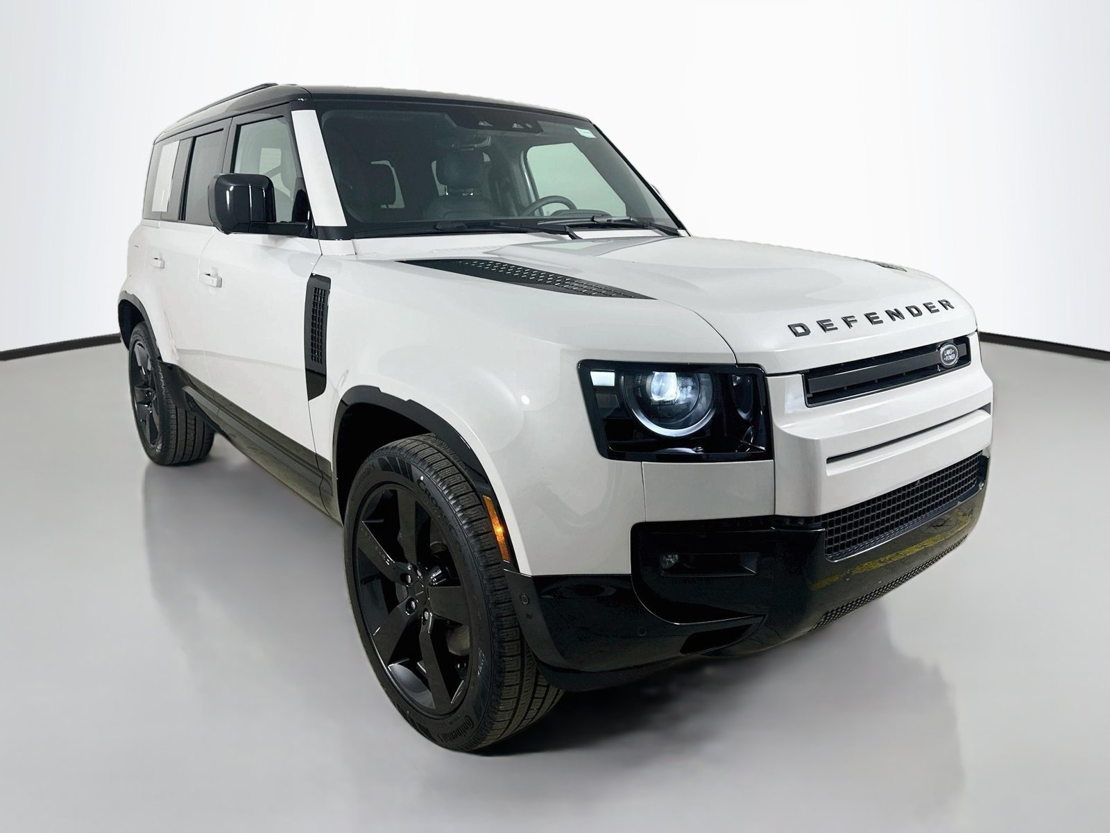 New 2026 Land Rover Defender 110 X-Dynamic SE AWD/4WD image 3