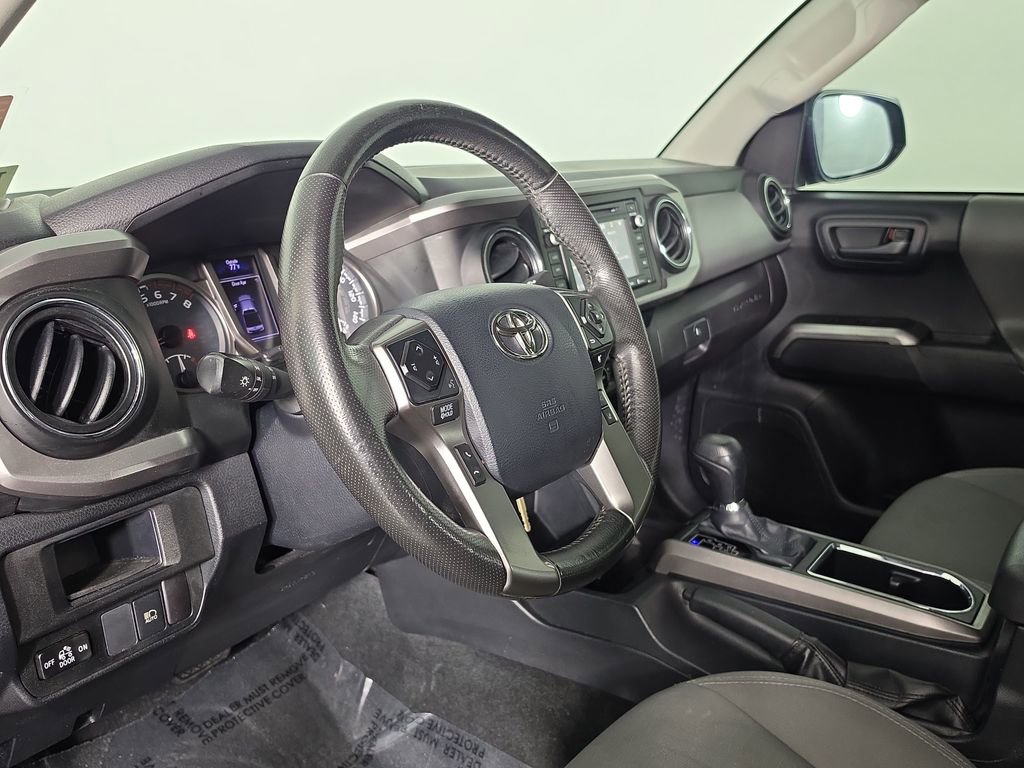 Used 2019 Toyota Tacoma SR5 RWD image 7