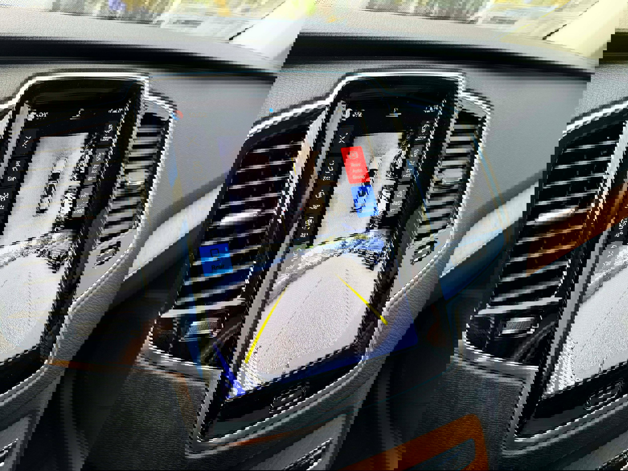 Certified 2025 Volvo XC90 B6 Ultra image 24