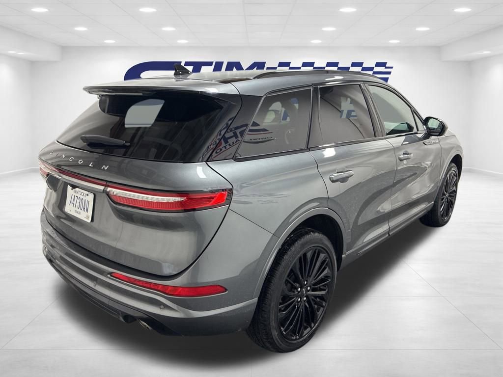 Used 2023 Lincoln Corsair Reserve w/ Jet Appearance Package image 4