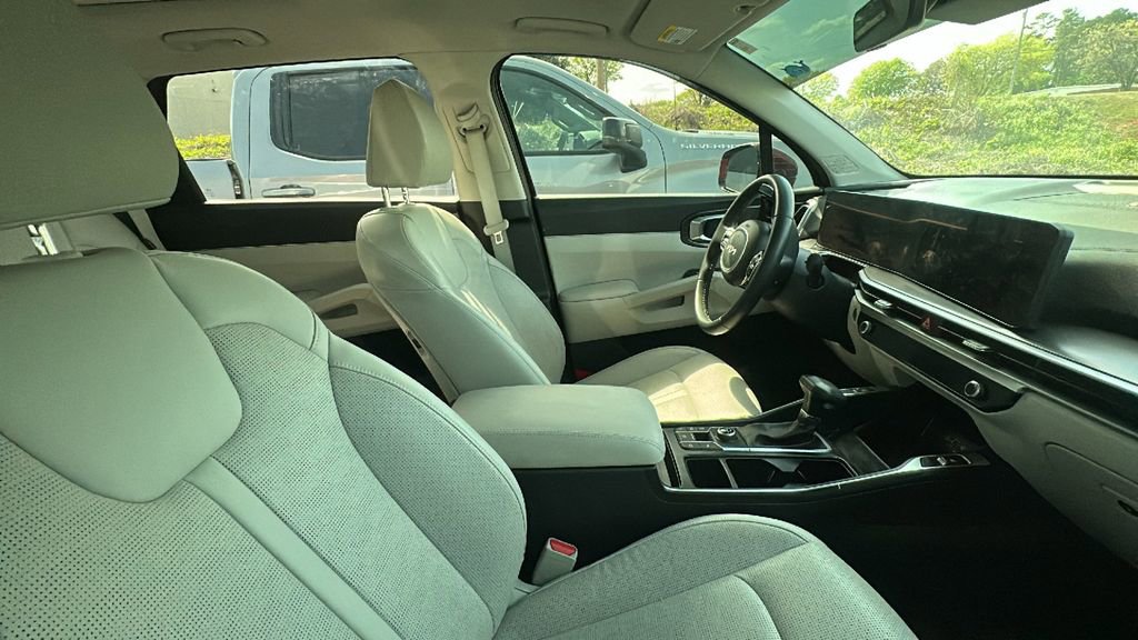 Used 2024 Kia Sorento EX w/ Panoramic Sunroof Package image 9