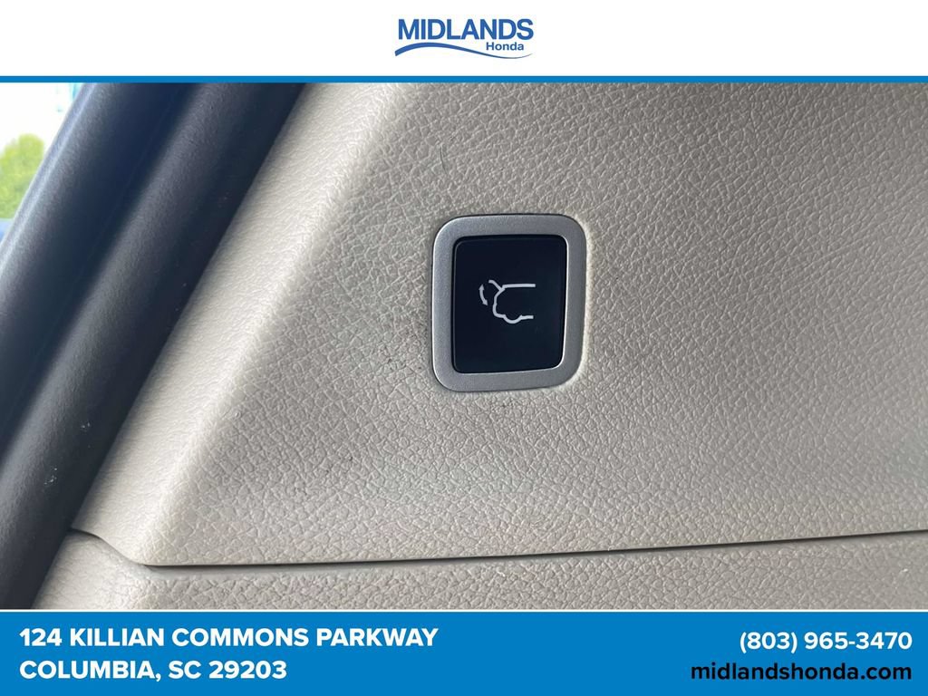 Used 2022 Chrysler Pacifica Touring-L FWD image 9