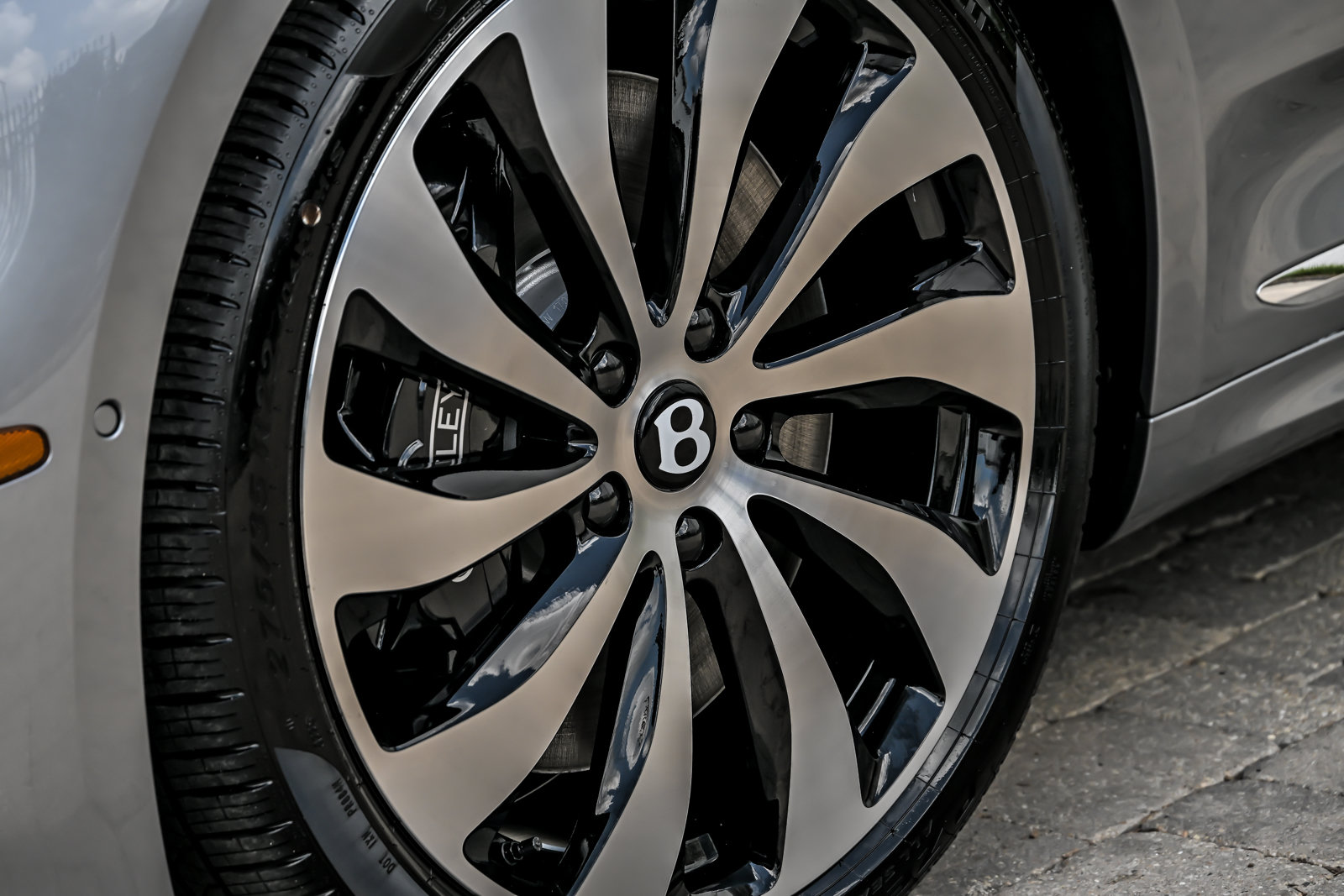 New 2026 Bentley Continental GT Azure AWD/4WD image 8