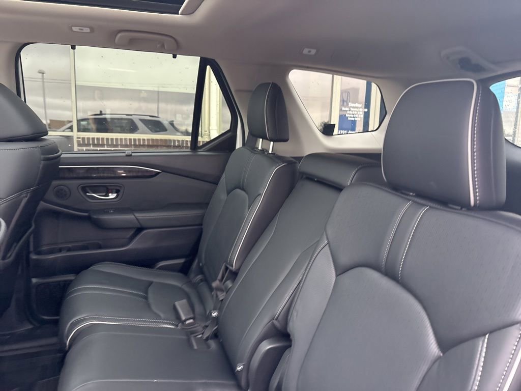 Certified 2025 Honda Pilot Elite image 43