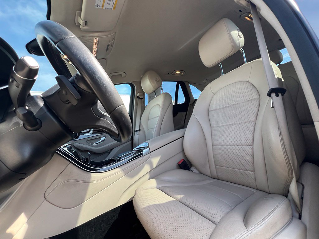 Used 2021 Mercedes-Benz GLC 300 4MATIC image 14