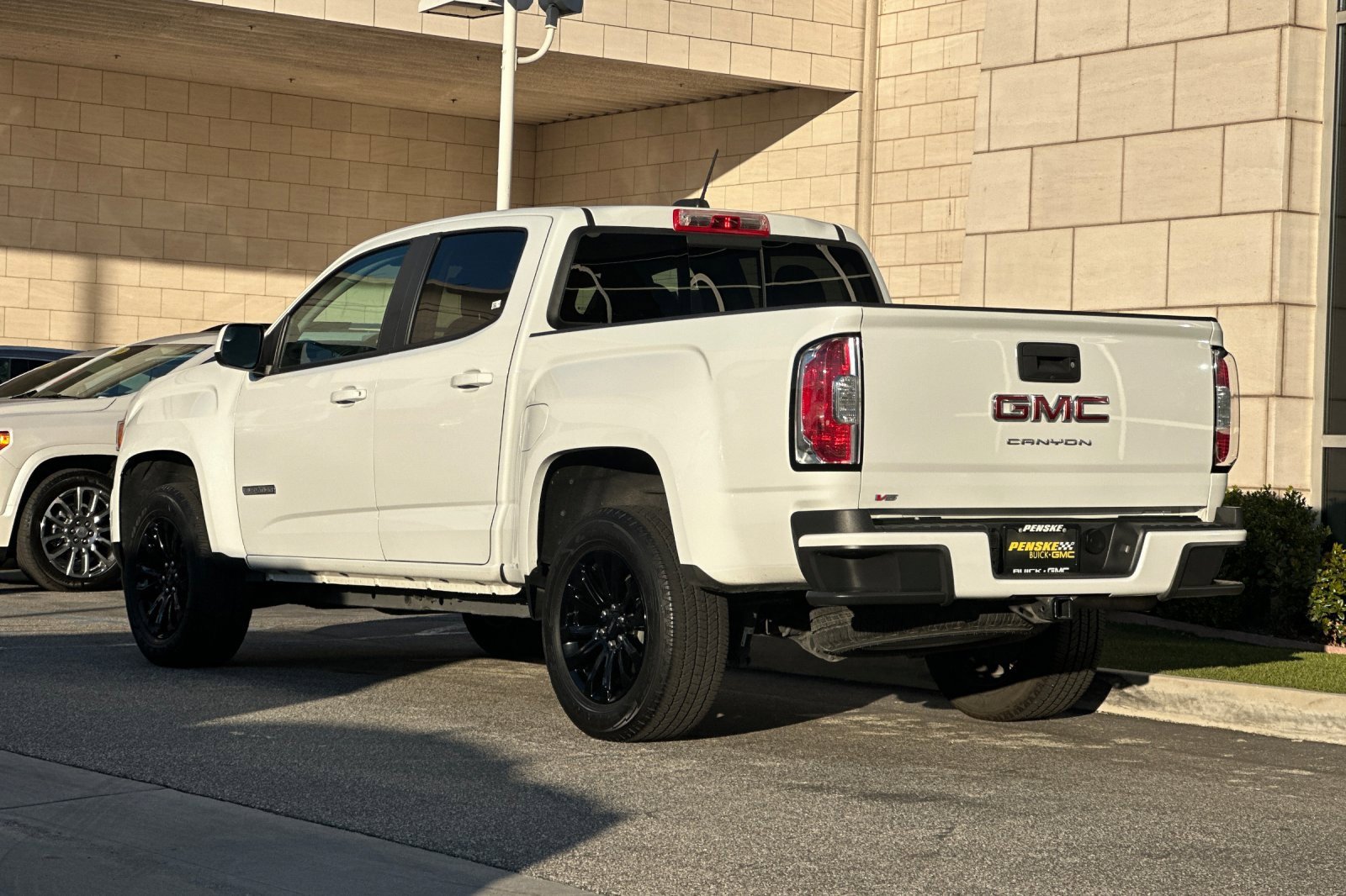 Used 2022 GMC Canyon Elevation w/ Trailering Package image 6