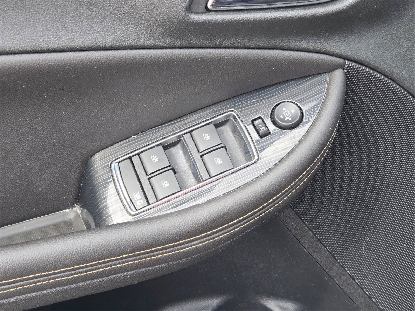Used 2017 Chevrolet Impala LT w/ Convenience Package FWD image 21