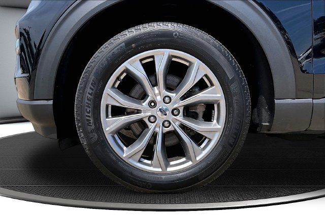 Used 2023 Ford Explorer XLT w/ Equipment Group 202A AWD/4WD image 35