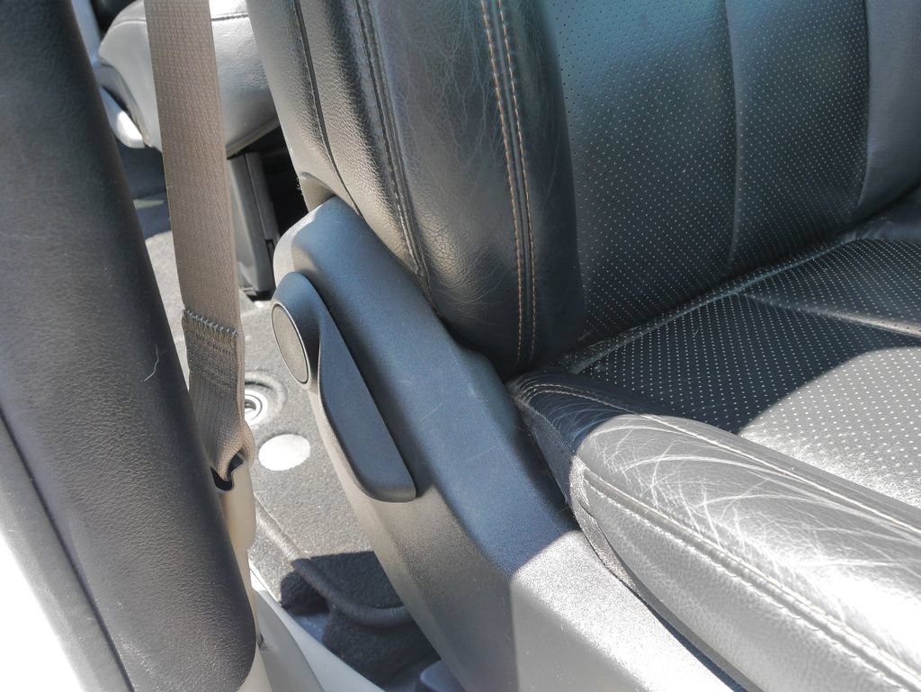 Used 2019 Chrysler Pacifica Touring-L FWD image 13