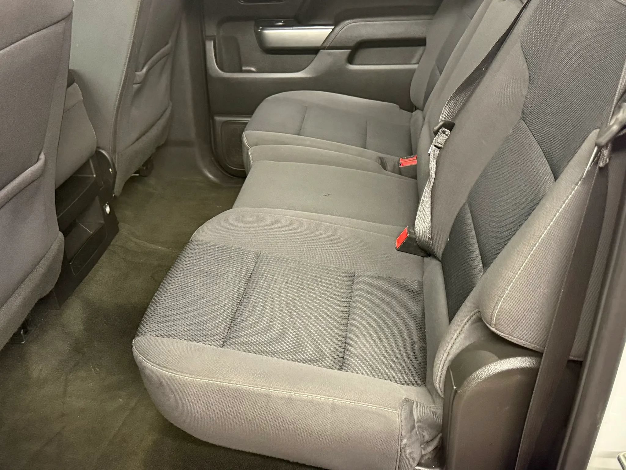 Used 2018 Chevrolet Silverado 1500 LT AWD/4WD image 19