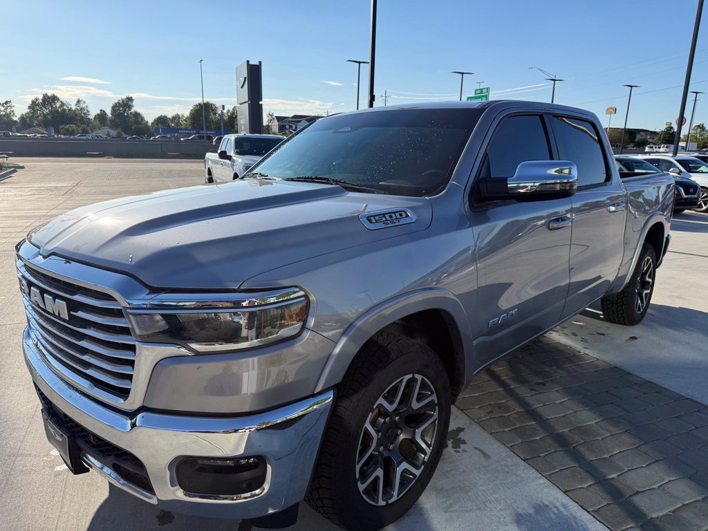 Used 2025 RAM 1500 Laramie AWD/4WD image 6