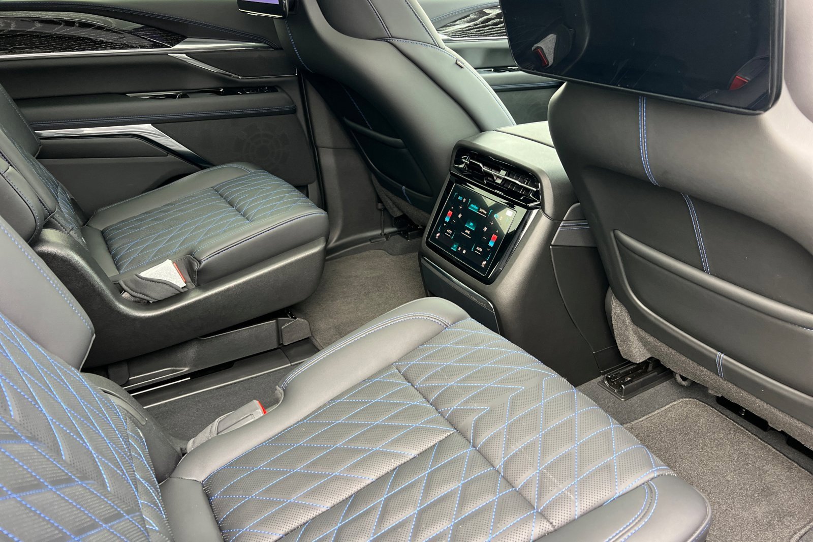 Used 2025 Cadillac Escalade IQ Luxury 1 image 17