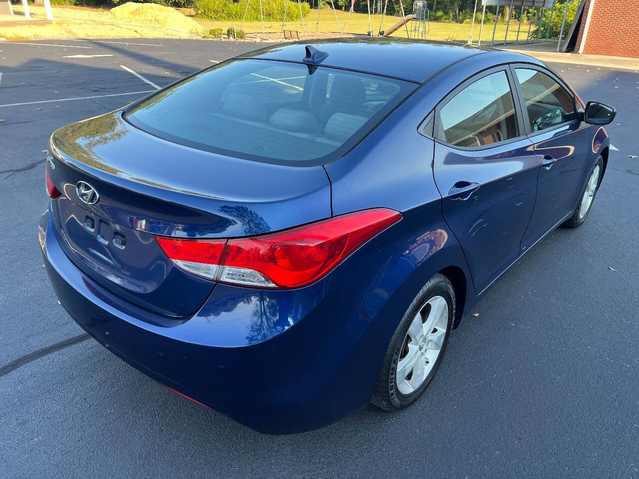Used 2013 Hyundai Elantra GLS w/ Preferred Pkg image 7