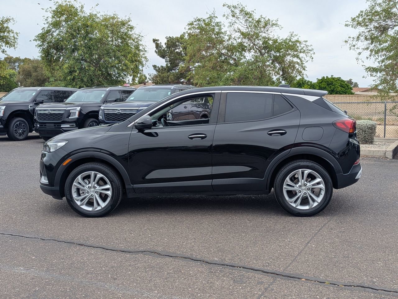 Used 2023 Buick Encore GX Preferred FWD image 3