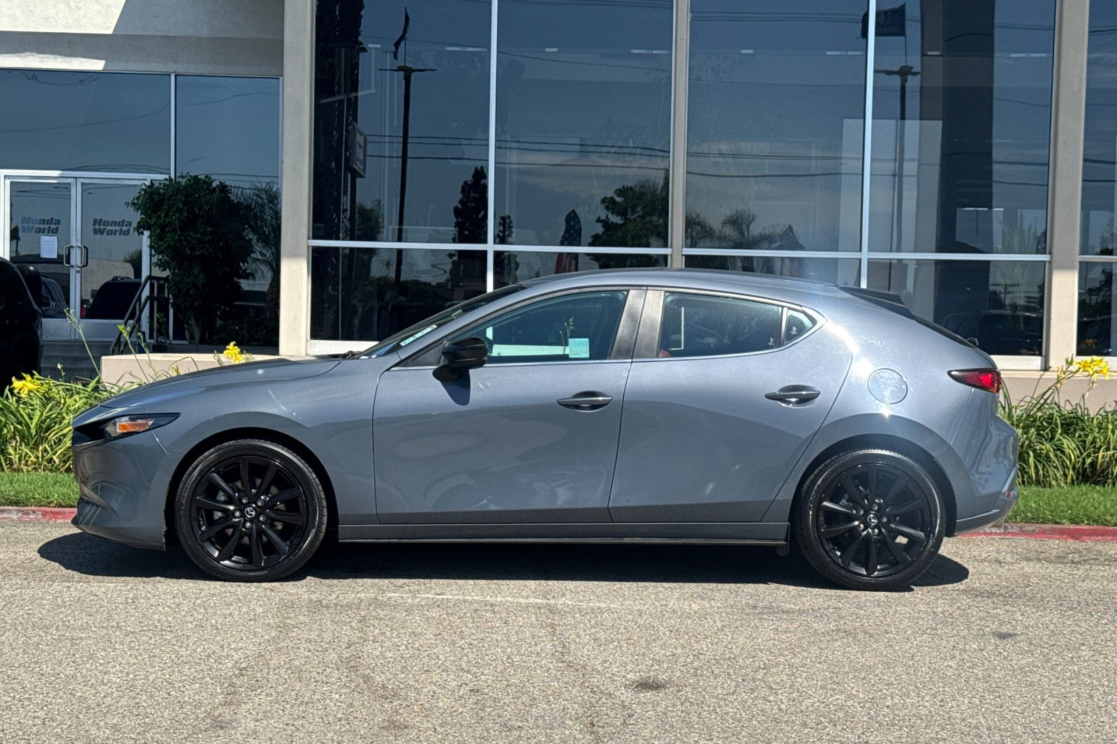 Used 2025 MAZDA MAZDA3 Carbon AWD/4WD image 7