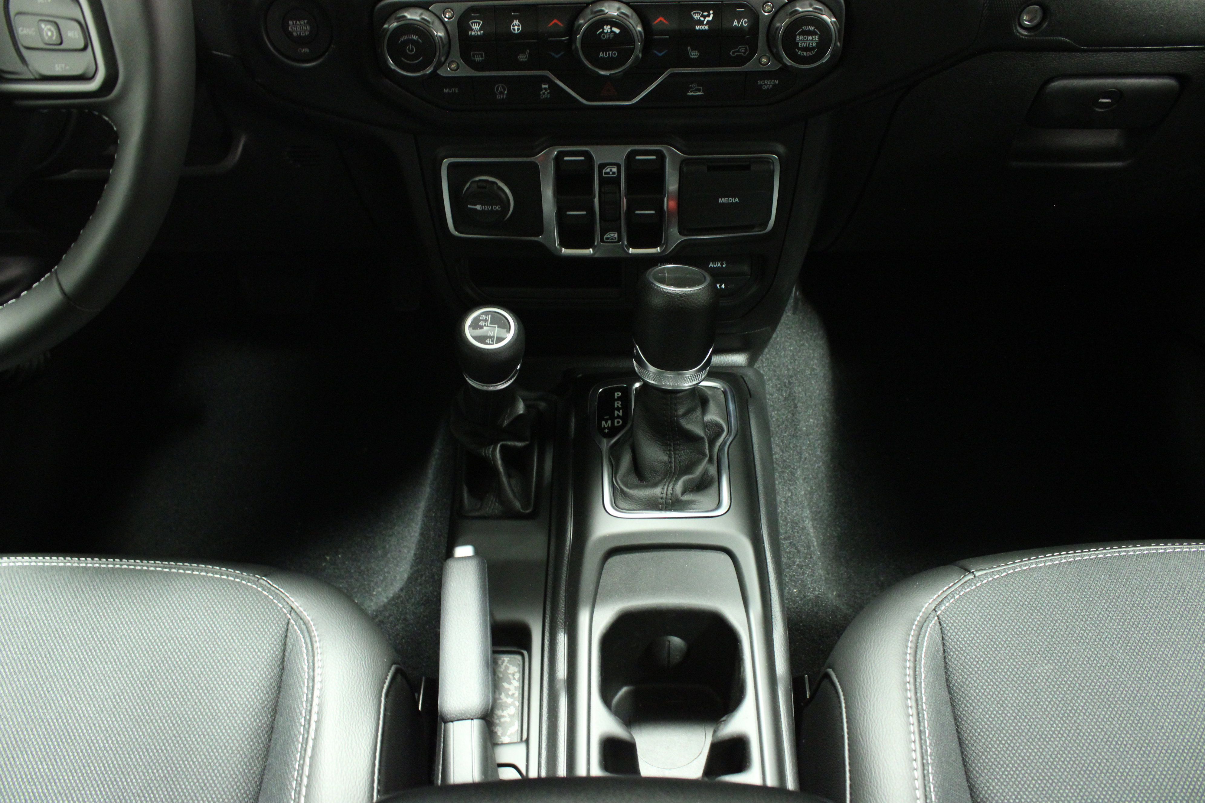 Used 2023 Jeep Gladiator Sport image 21