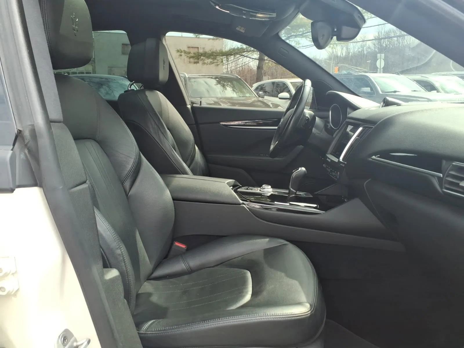 Used 2018 Maserati Levante image 12