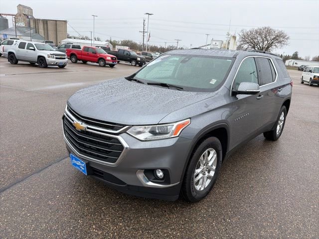 Used 2020 Chevrolet Traverse LT w/ Driver Confidence II Package AWD/4WD image 3