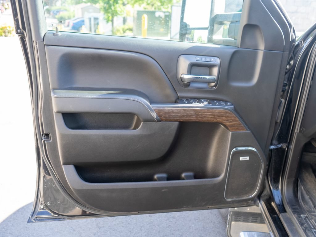 Used 2018 GMC Sierra 2500 Denali AWD/4WD image 26