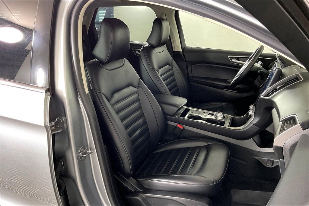 Used 2024 Ford Edge SEL w/ Convenience Package image 6