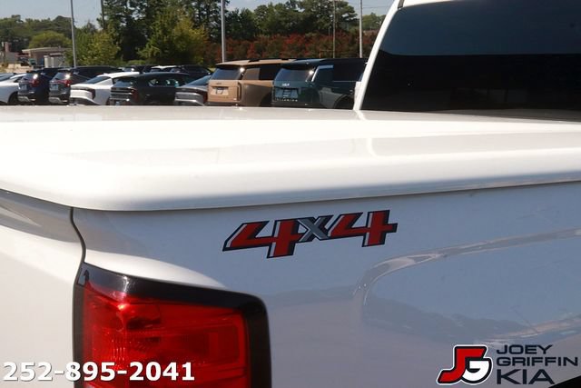 Used 2018 Chevrolet Silverado 1500 Custom w/ Custom Value Package AWD/4WD image 10