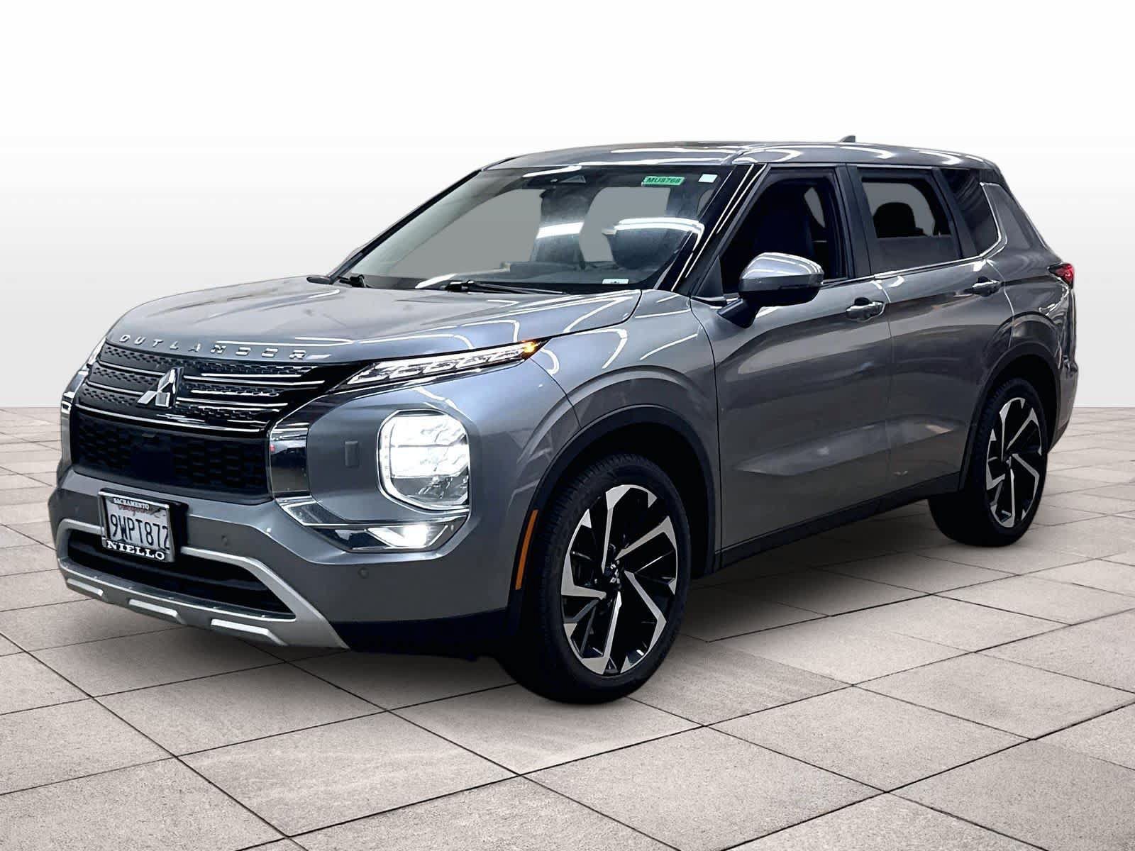 Used 2022 Mitsubishi Outlander SE AWD/4WD image 1