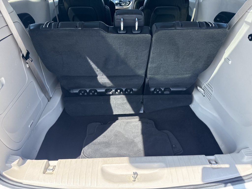 Used 2018 Chrysler Pacifica Limited FWD image 15