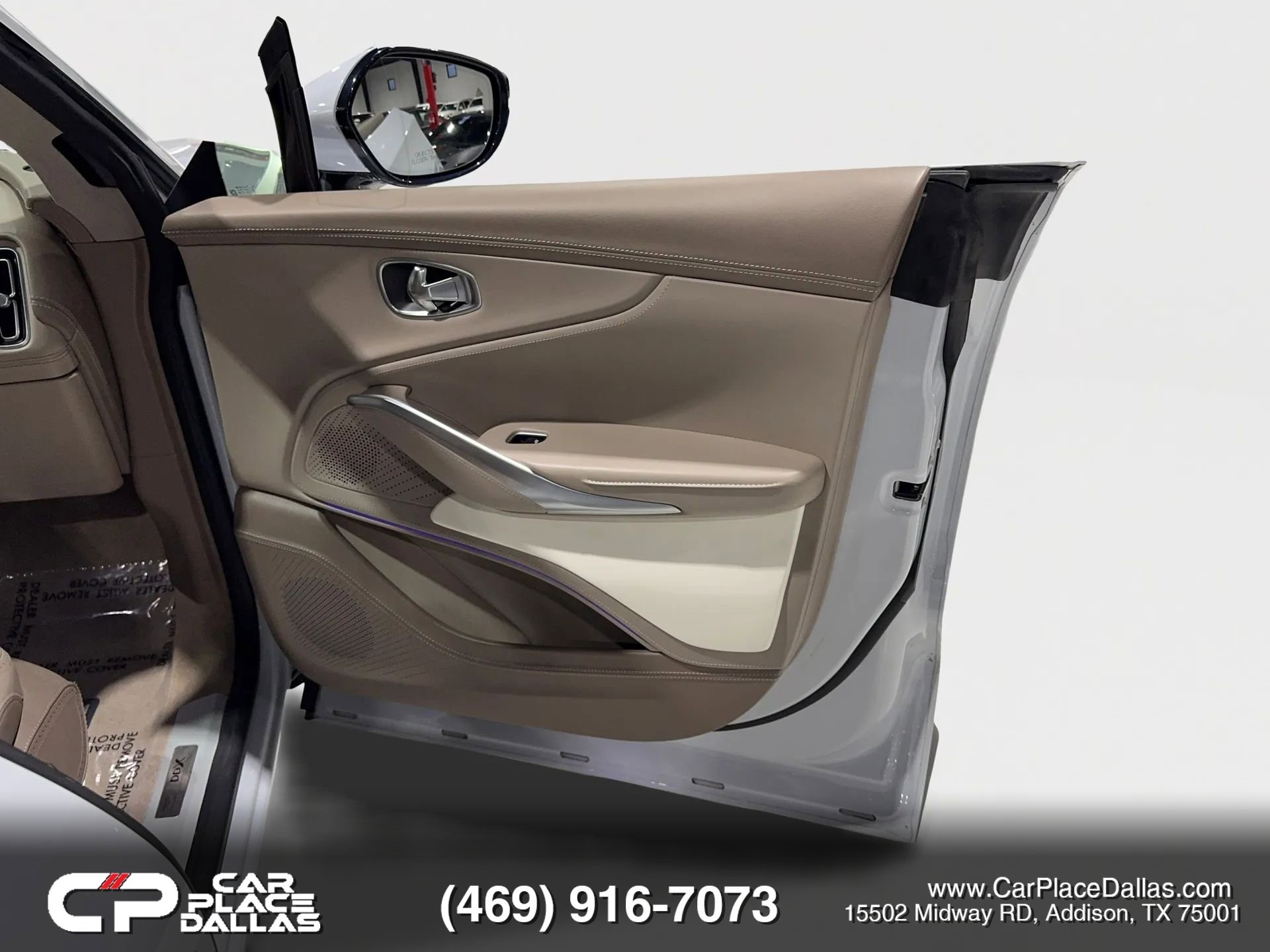 Used 2021 Aston Martin DBX image 28