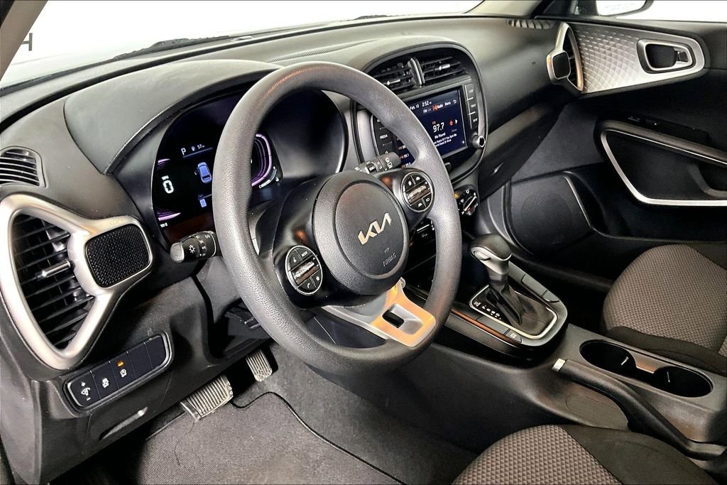 Used 2024 Kia Soul LX w/ Option Group 015 image 10