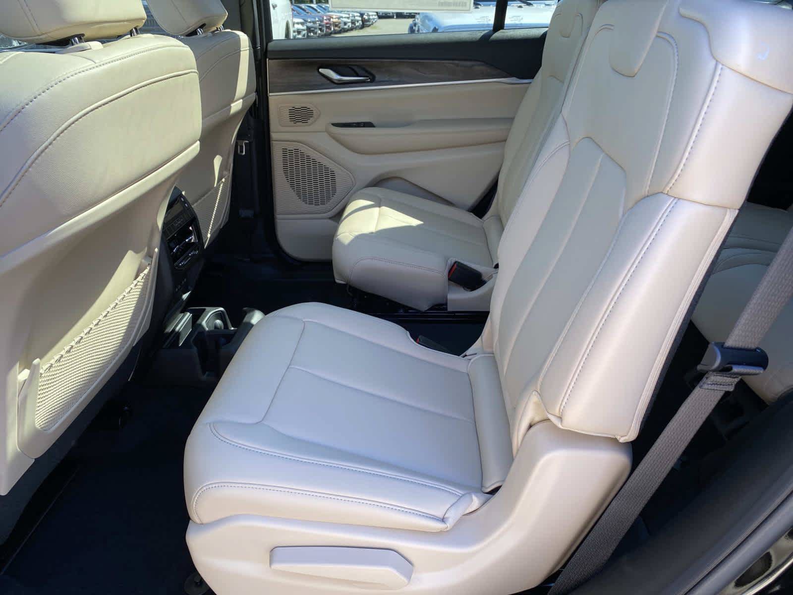 New 2027 Jeep Grand Cherokee L Limited AWD/4WD image 7