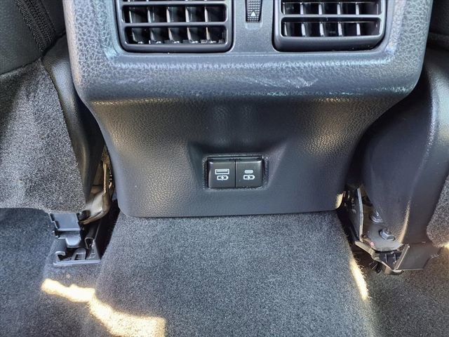 Used 2025 Toyota Camry SE image 8