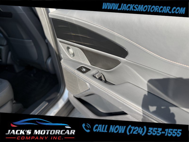 Used 2024 Lincoln Nautilus Reserve w/ Equipment Group 202A AWD/4WD image 20