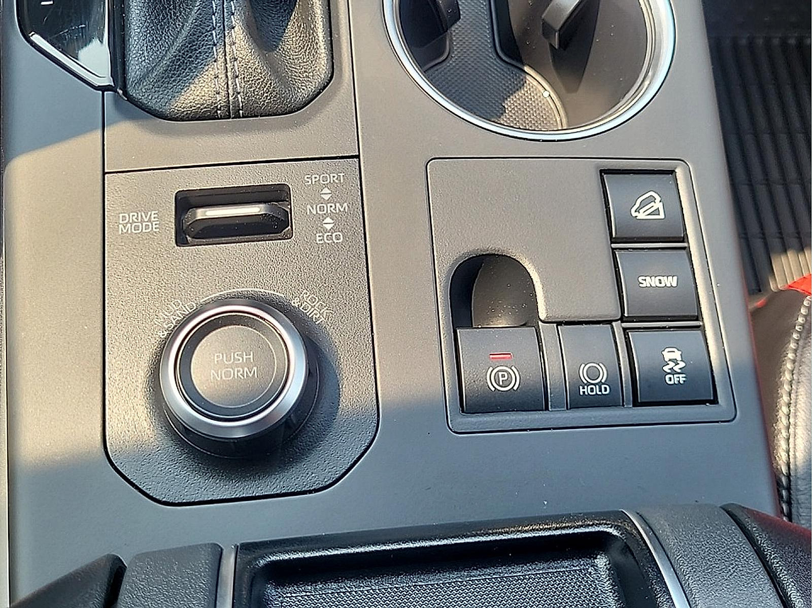 Used 2025 Toyota Highlander XSE AWD/4WD image 29