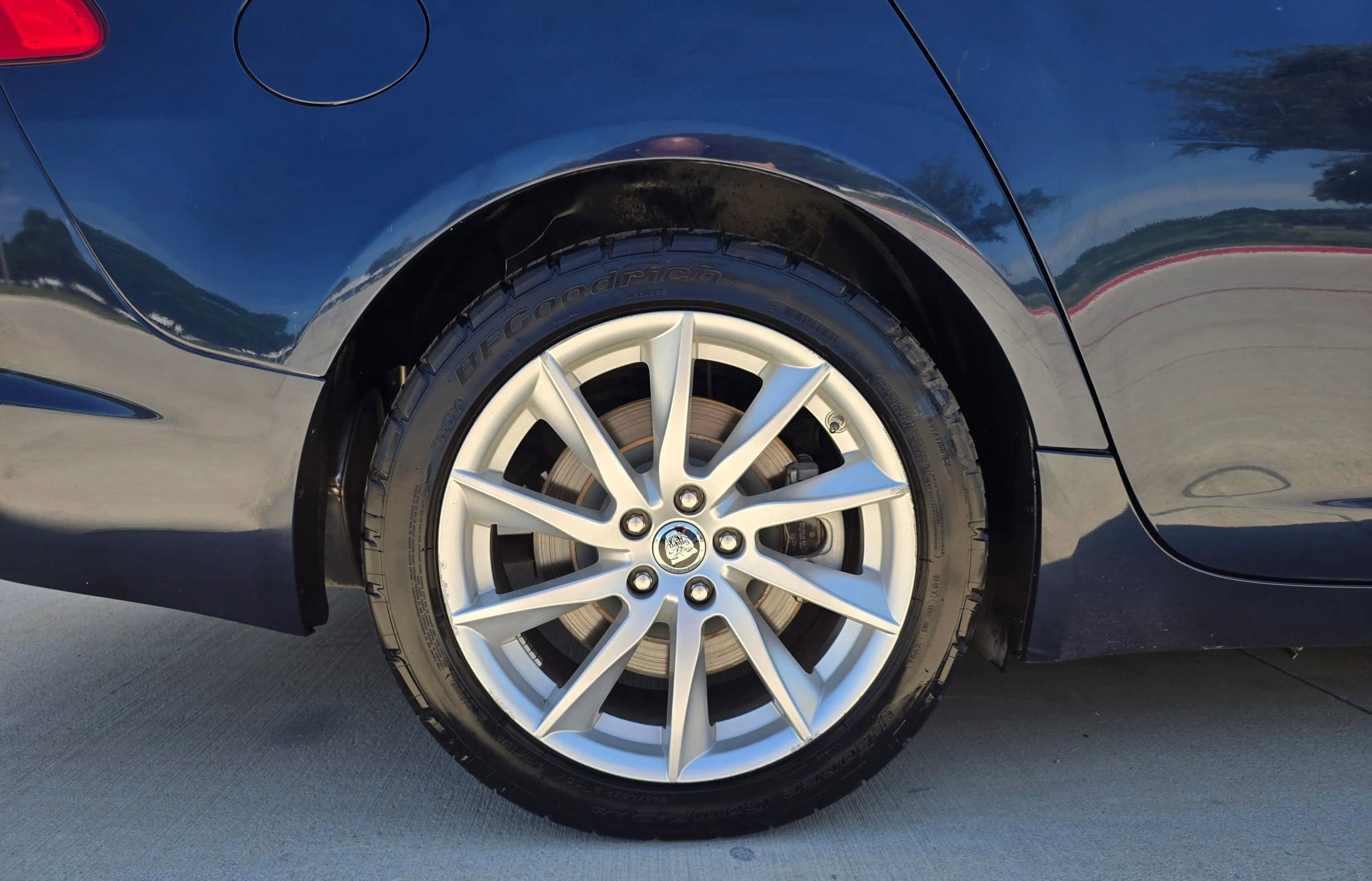 Used 2013 Jaguar XF RWD image 47