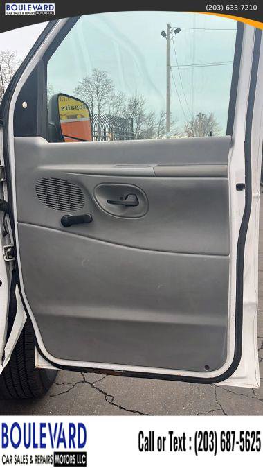 Used 2006 Ford E-350 and Econoline 350 Super Duty image 18
