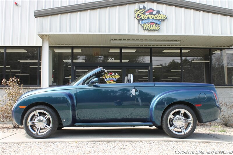 Used 2006 Chevrolet SSR w/ Preferred Equipment Group RWD image 4